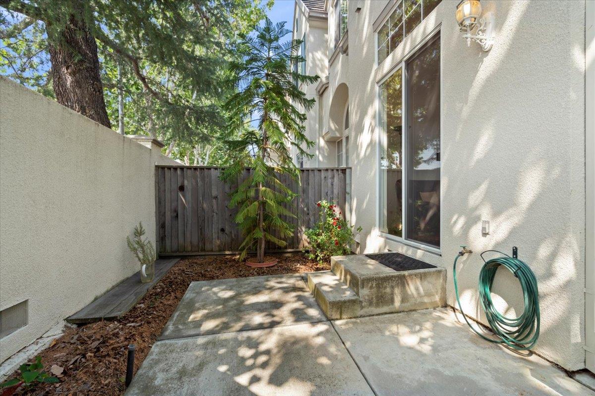 Detail Gallery Image 29 of 39 For 892 Rosemary Terrace, Sunnyvale,  CA 94086 - 3 Beds | 3 Baths