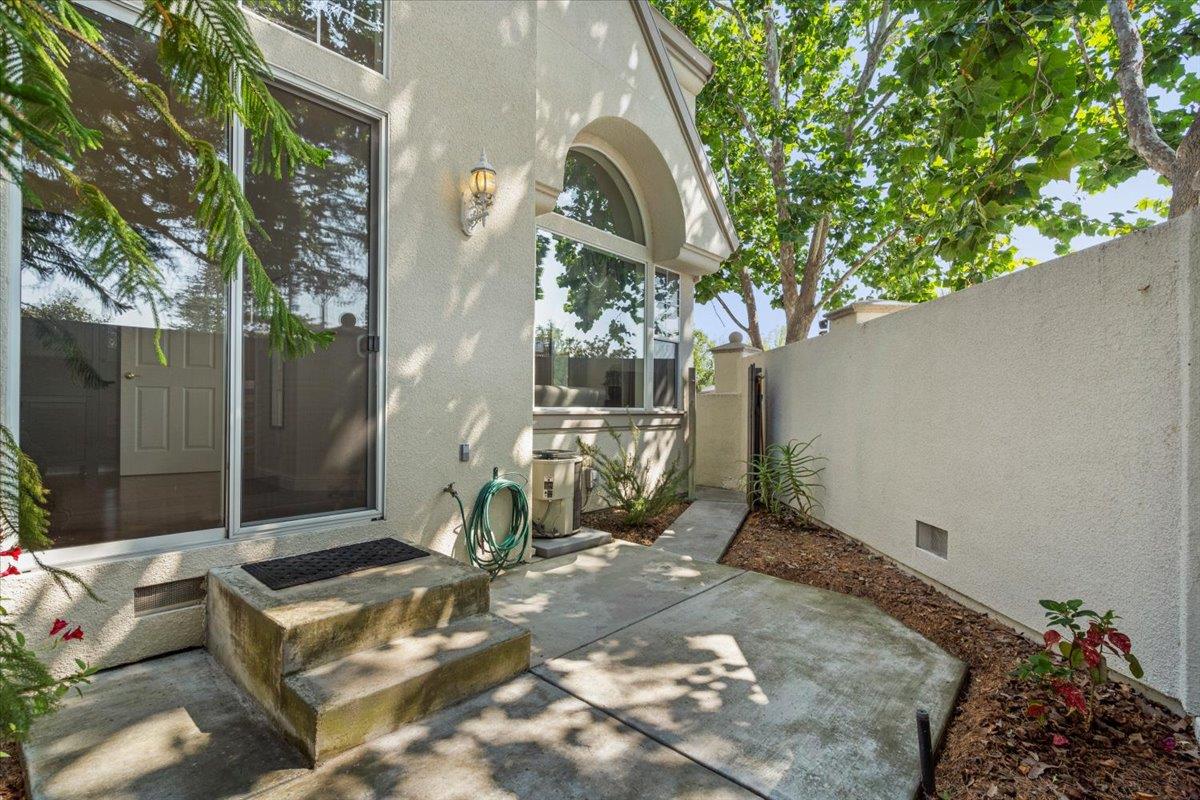 Detail Gallery Image 30 of 39 For 892 Rosemary Terrace, Sunnyvale,  CA 94086 - 3 Beds | 3 Baths