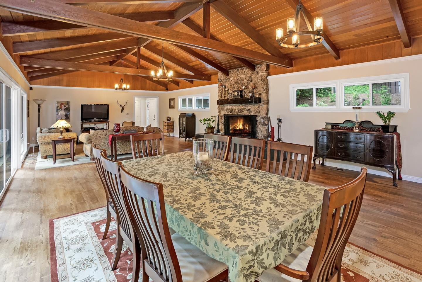 Detail Gallery Image 5 of 41 For 169 Sequoia Grove, Ben Lomond,  CA 95005 - 4 Beds | 2/1 Baths