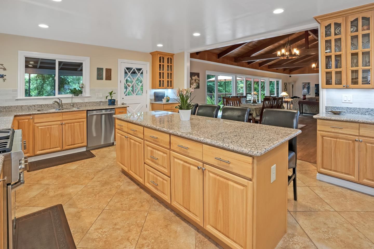 Detail Gallery Image 9 of 41 For 169 Sequoia Grove, Ben Lomond,  CA 95005 - 4 Beds | 2/1 Baths