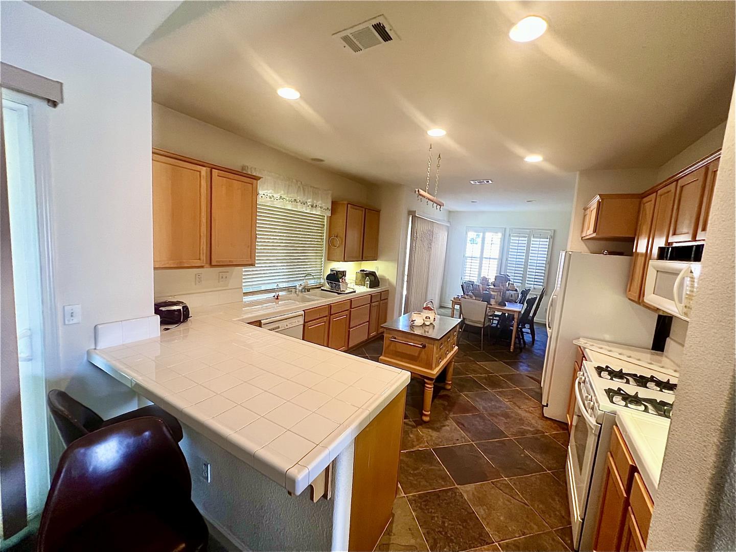 Detail Gallery Image 16 of 50 For 1490 Black Forest Dr, Hollister,  CA 95023 - 5 Beds | 3 Baths