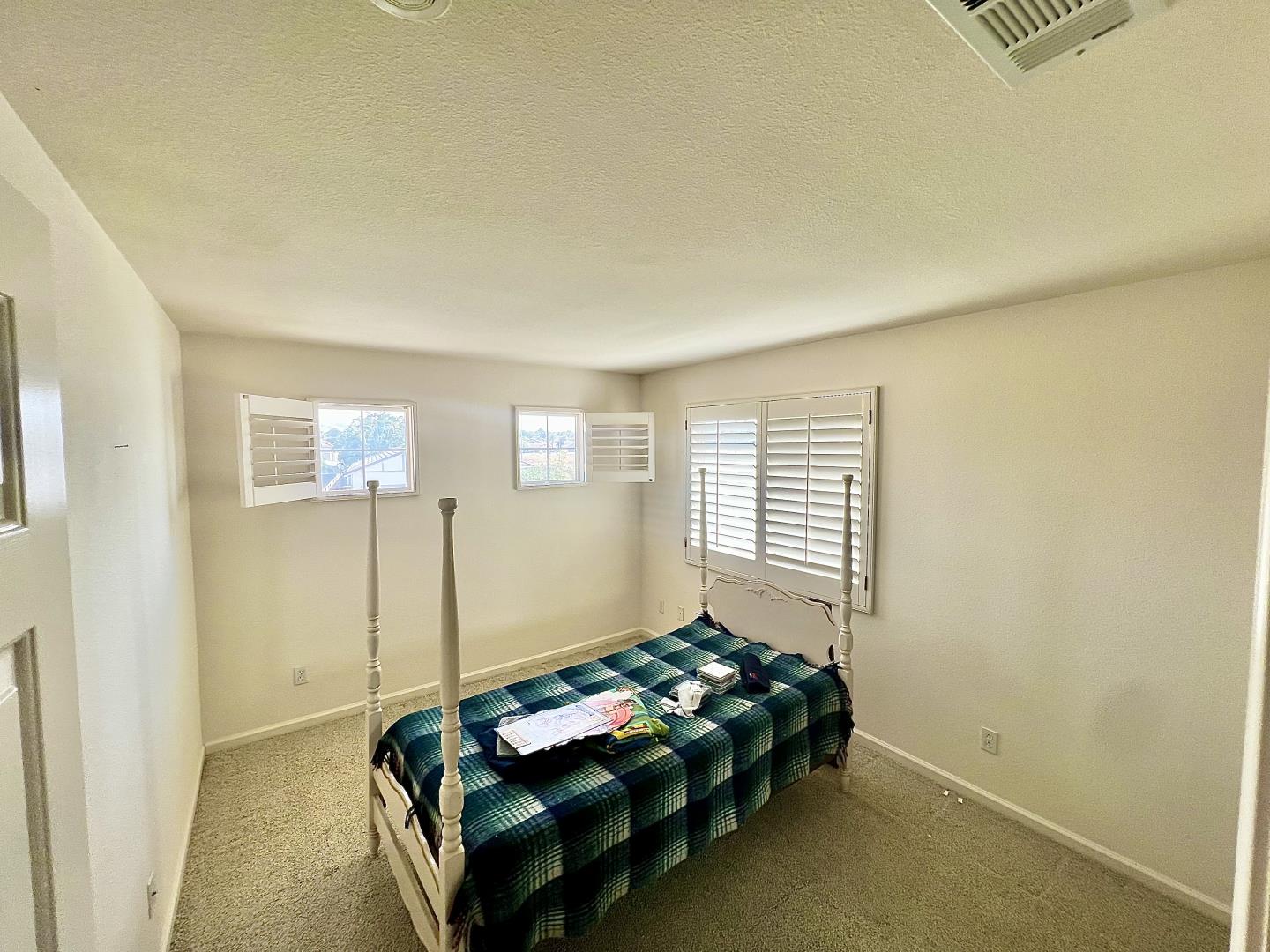 Detail Gallery Image 33 of 50 For 1490 Black Forest Dr, Hollister,  CA 95023 - 5 Beds | 3 Baths