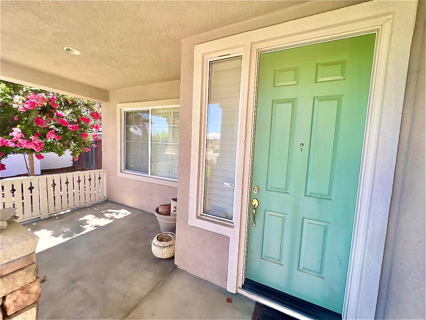 Detail Gallery Image 9 of 50 For 1490 Black Forest Dr, Hollister,  CA 95023 - 5 Beds | 3 Baths