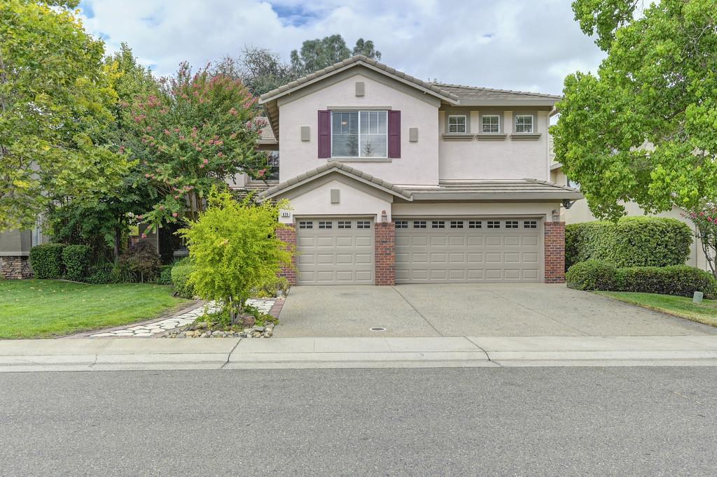 Photo of 820 Morton Wy in Folsom, CA