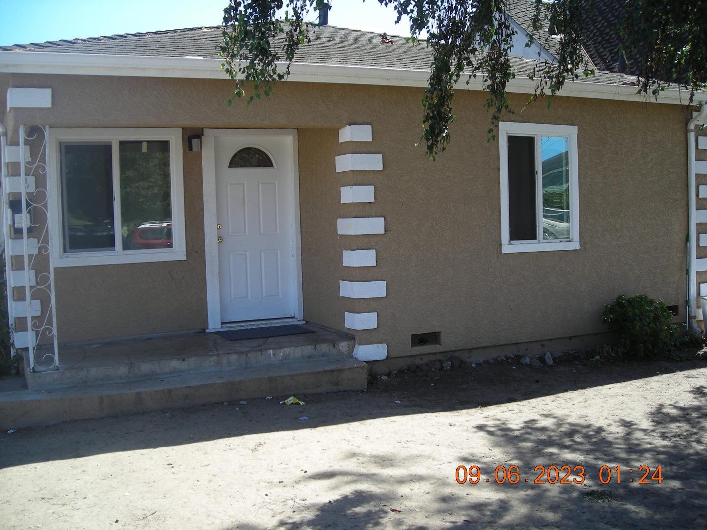 448 E Beach St, Watsonville, CA 95076 Beds Baths (Active