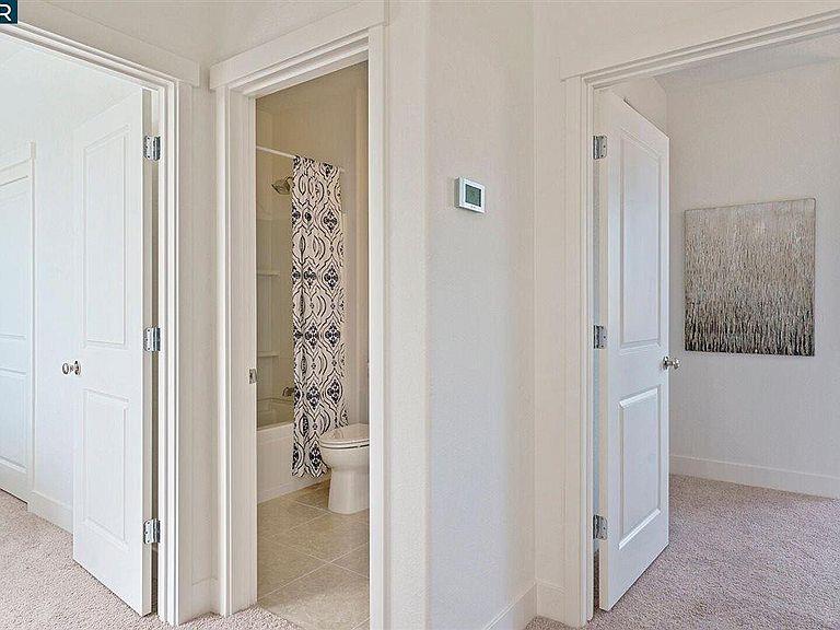 Detail Gallery Image 14 of 45 For 251 E Wrigleys Ave, Tracy,  CA 95391 - 4 Beds | 3/1 Baths