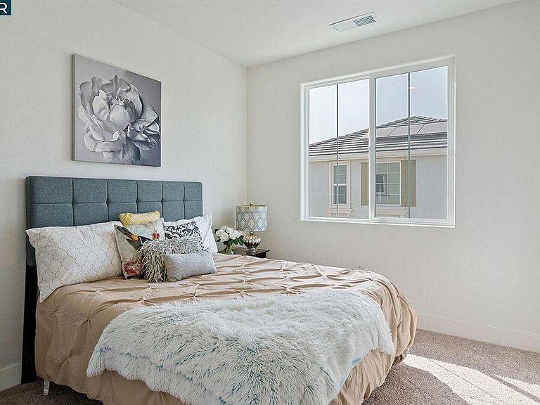 Detail Gallery Image 32 of 45 For 251 E Wrigleys Ave, Tracy,  CA 95391 - 4 Beds | 3/1 Baths
