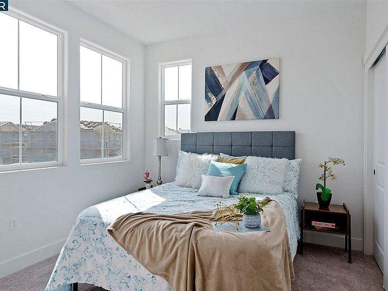 Detail Gallery Image 8 of 45 For 251 E Wrigleys Ave, Tracy,  CA 95391 - 4 Beds | 3/1 Baths
