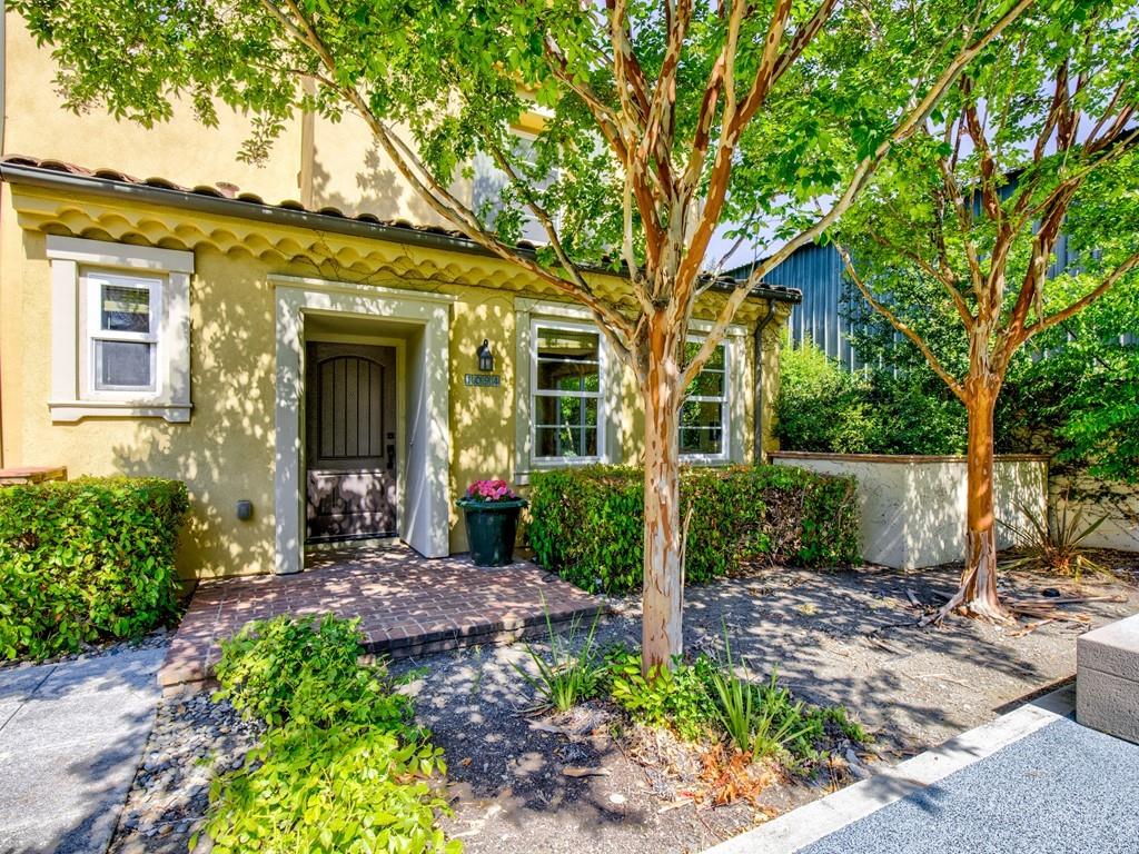 Detail Gallery Image 1 of 1 For 1094 Arbol Way, San Jose,  CA 95126 - 3 Beds | 3/1 Baths