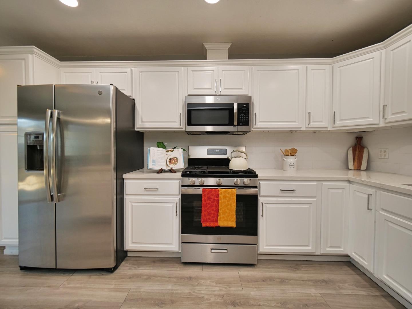 Detail Gallery Image 13 of 42 For 2763 Broadmoor Ave, Concord,  CA 94520 - 4 Beds | 2 Baths