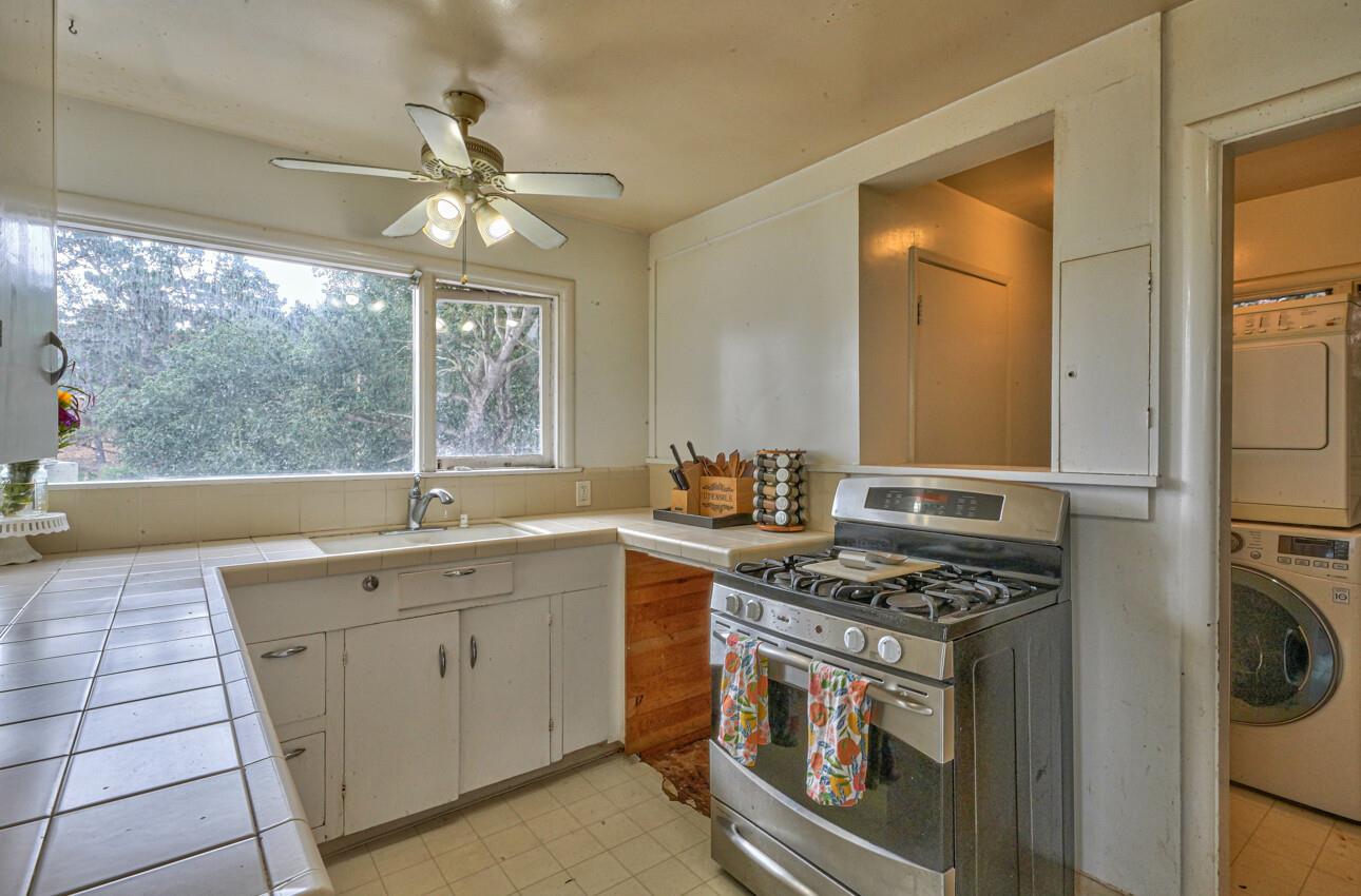 Detail Gallery Image 24 of 31 For 1430 Munras Ave, Monterey,  CA 93940 - 2 Beds | 2 Baths
