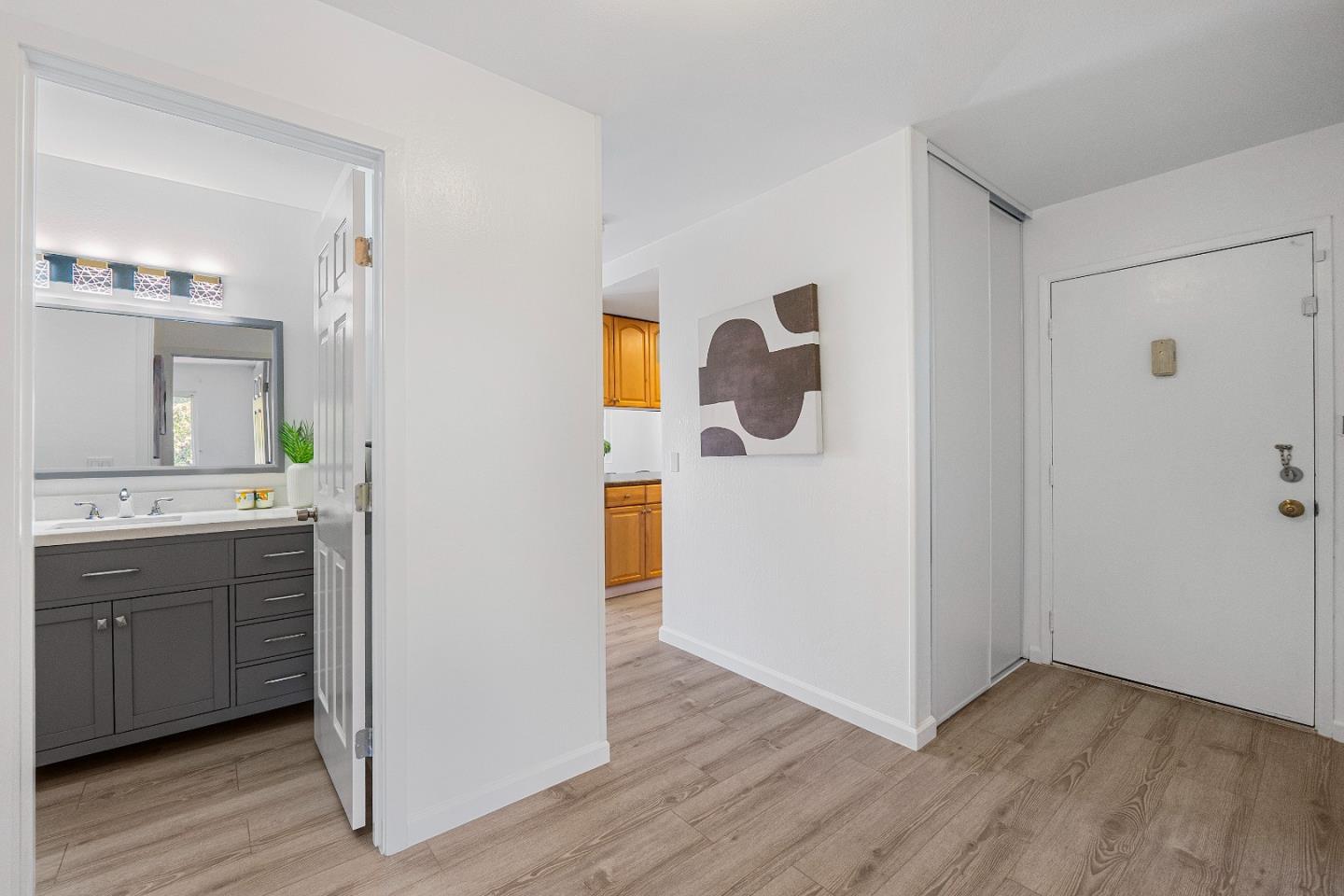 Detail Gallery Image 12 of 33 For 1105 Reed Ave #C,  Sunnyvale,  CA 94086 - 2 Beds | 1 Baths