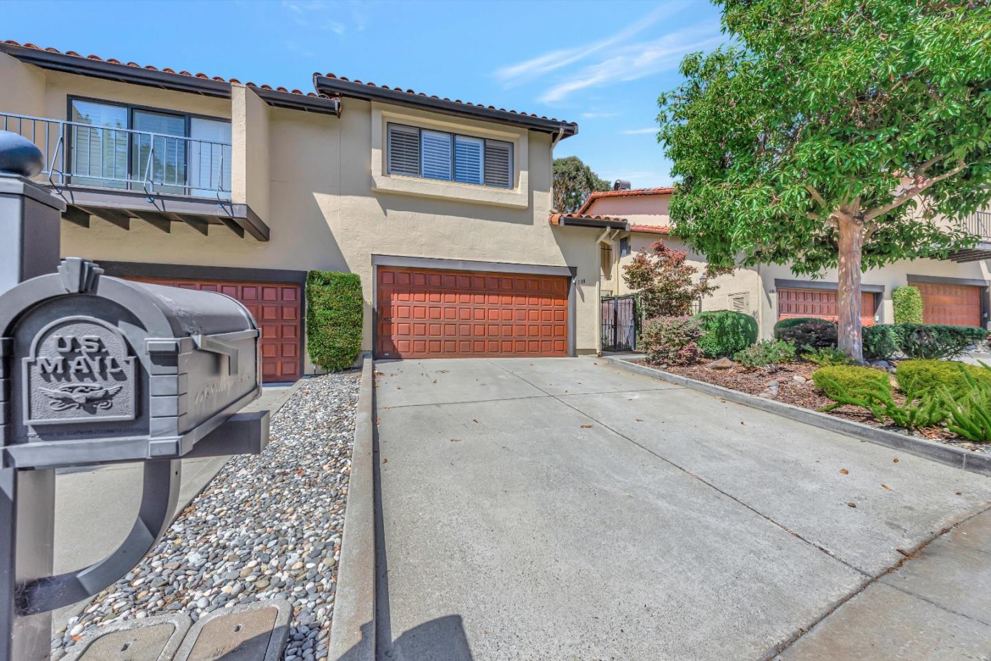 Detail Gallery Image 1 of 49 For 1108 Royal Ln, San Carlos,  CA 94070 - 2 Beds | 2/1 Baths