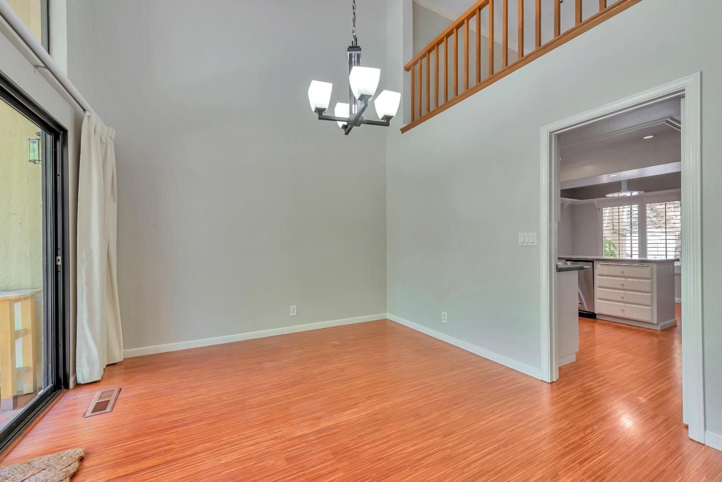 Detail Gallery Image 21 of 49 For 1108 Royal Ln, San Carlos,  CA 94070 - 2 Beds | 2/1 Baths