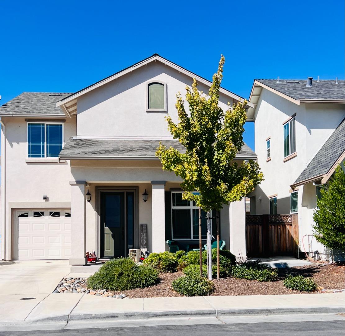 Photo of 1670 Panorama Dr in Hollister, CA
