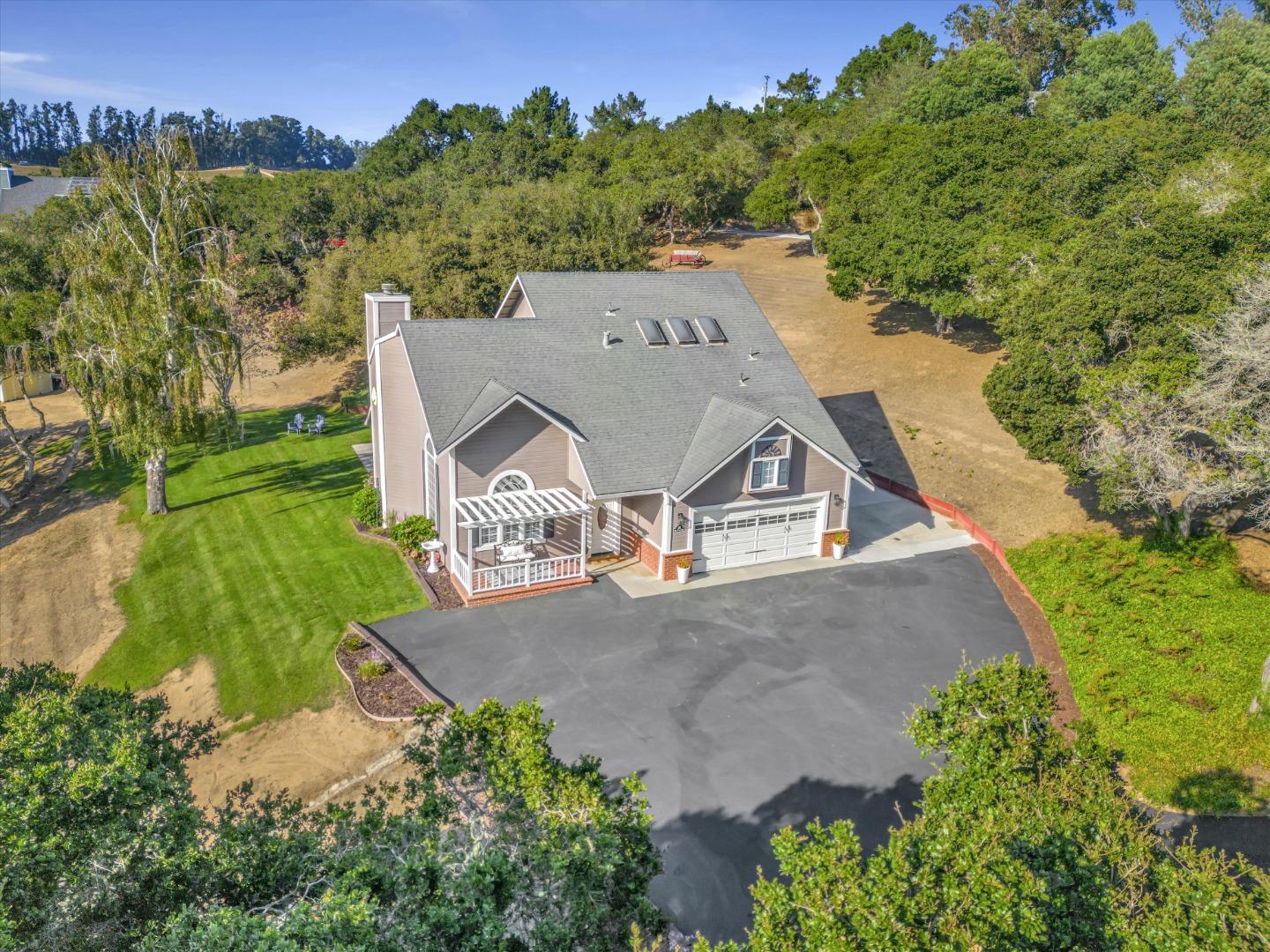 Detail Gallery Image 10 of 88 For 136 Echo Valley Rd, Salinas,  CA 93907 - 3 Beds | 2/1 Baths