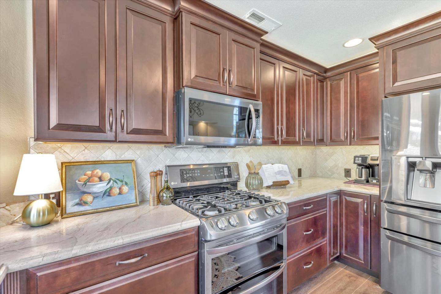 Detail Gallery Image 27 of 88 For 136 Echo Valley Rd, Salinas,  CA 93907 - 3 Beds | 2/1 Baths