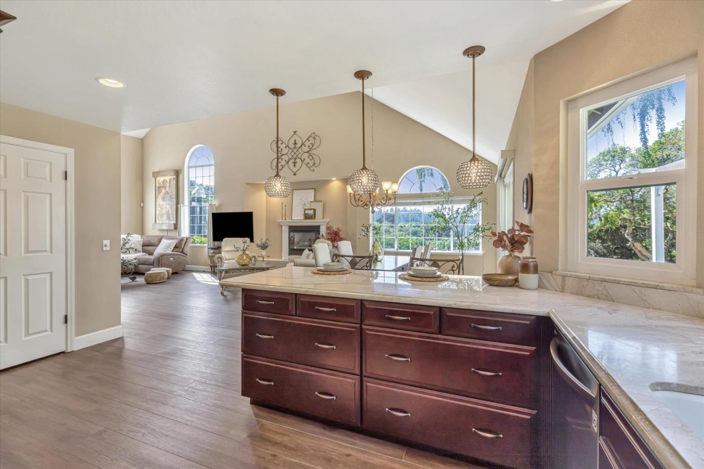 Detail Gallery Image 29 of 88 For 136 Echo Valley Rd, Salinas,  CA 93907 - 3 Beds | 2/1 Baths