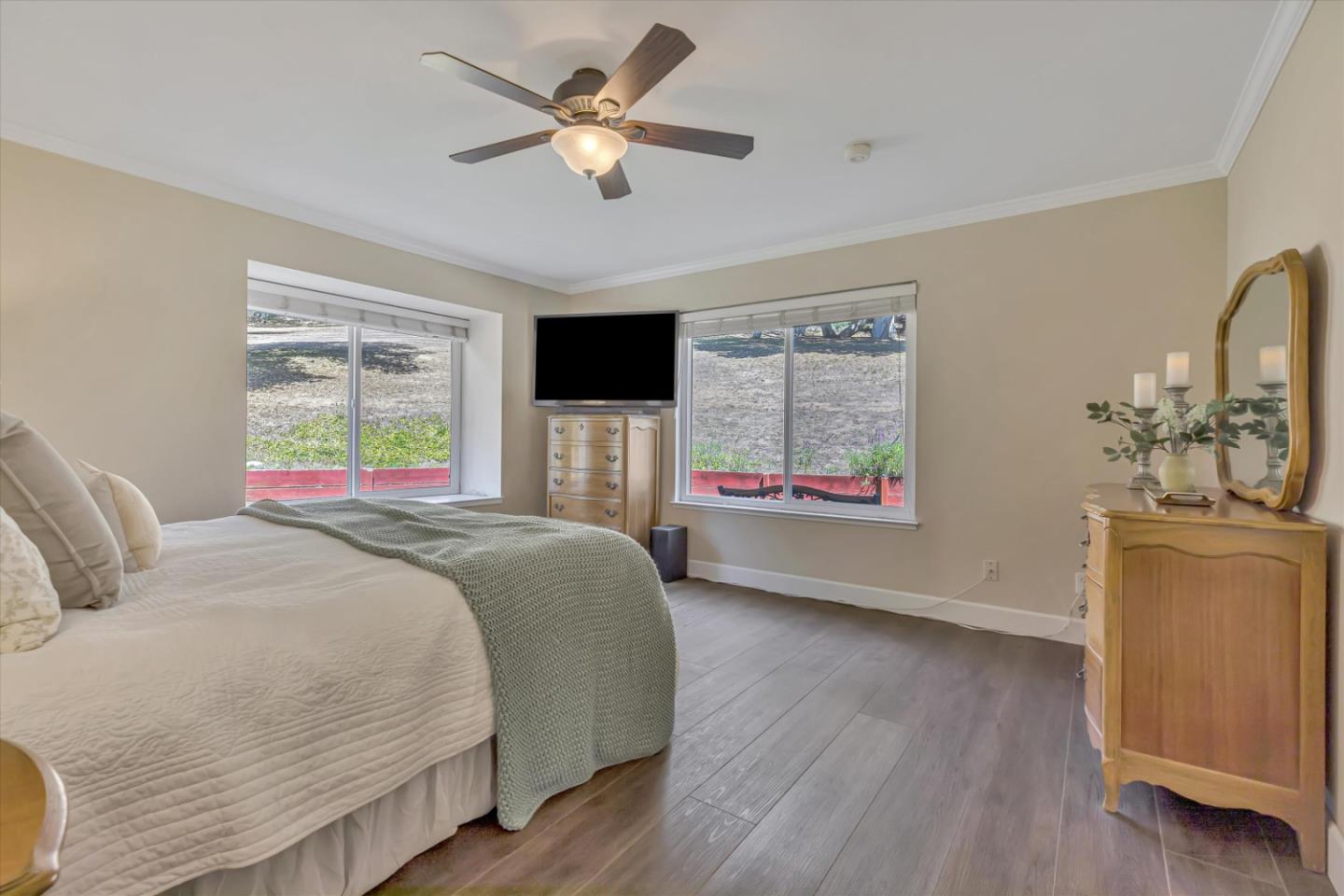 Detail Gallery Image 32 of 88 For 136 Echo Valley Rd, Salinas,  CA 93907 - 3 Beds | 2/1 Baths