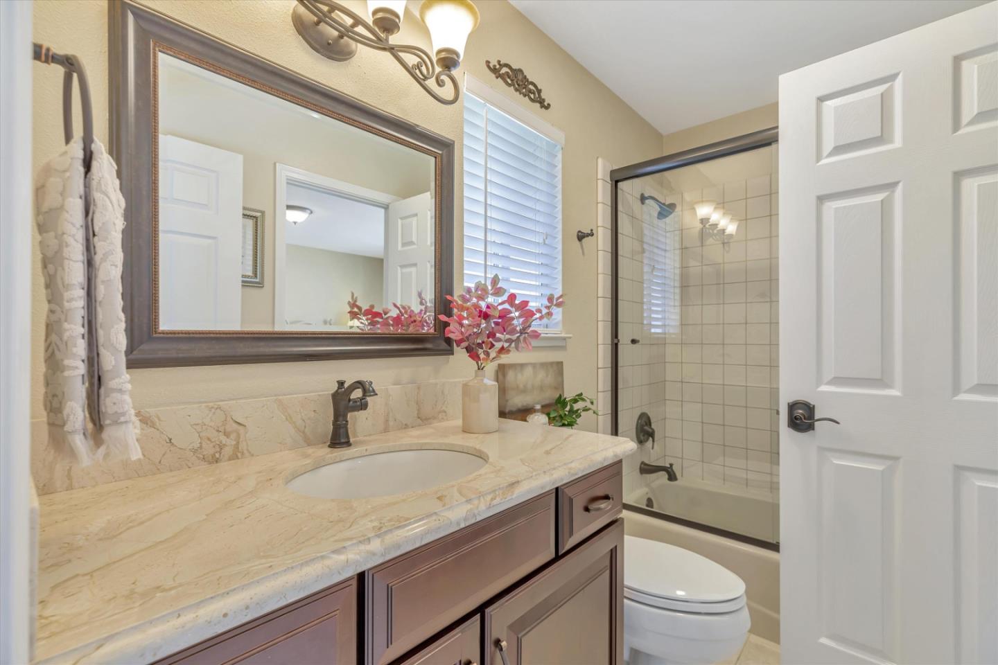 Detail Gallery Image 42 of 88 For 136 Echo Valley Rd, Salinas,  CA 93907 - 3 Beds | 2/1 Baths