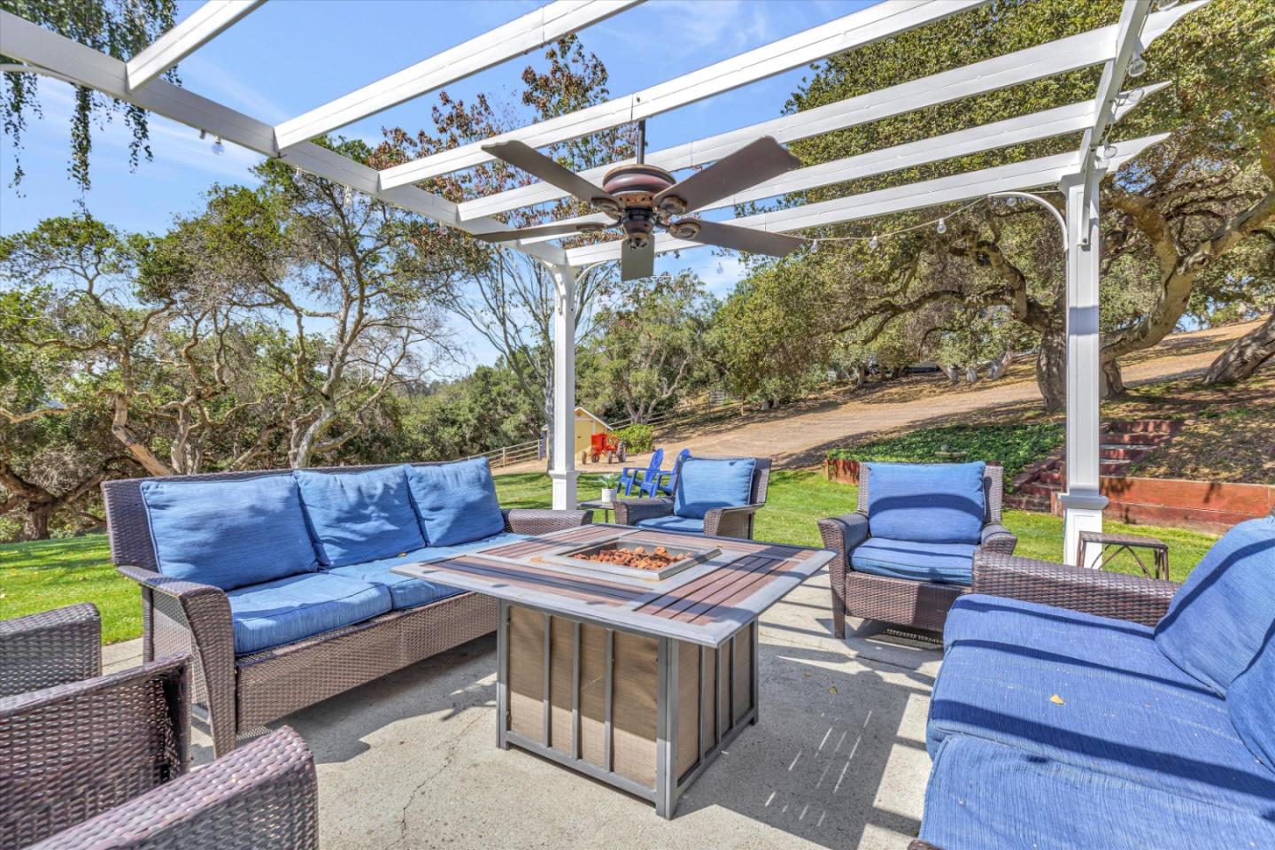 Detail Gallery Image 52 of 88 For 136 Echo Valley Rd, Salinas,  CA 93907 - 3 Beds | 2/1 Baths