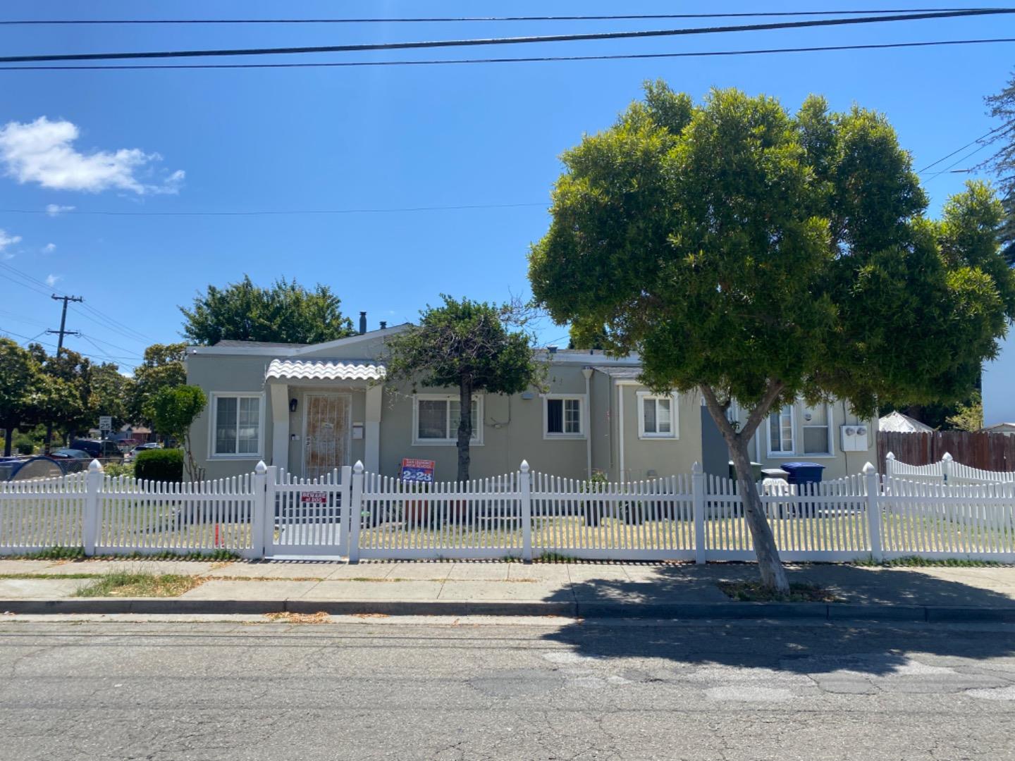 Photo of 107 Warwick Ave in San Leandro, CA
