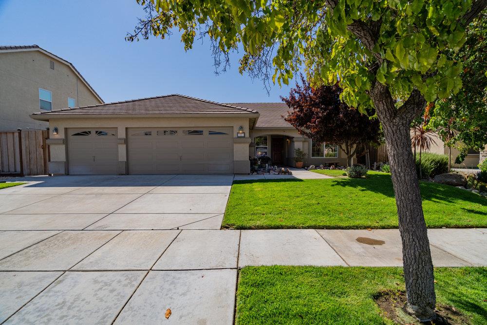 Detail Gallery Image 1 of 1 For 777 Tamarack Way, Los Banos,  CA 93635 - 4 Beds | 2 Baths