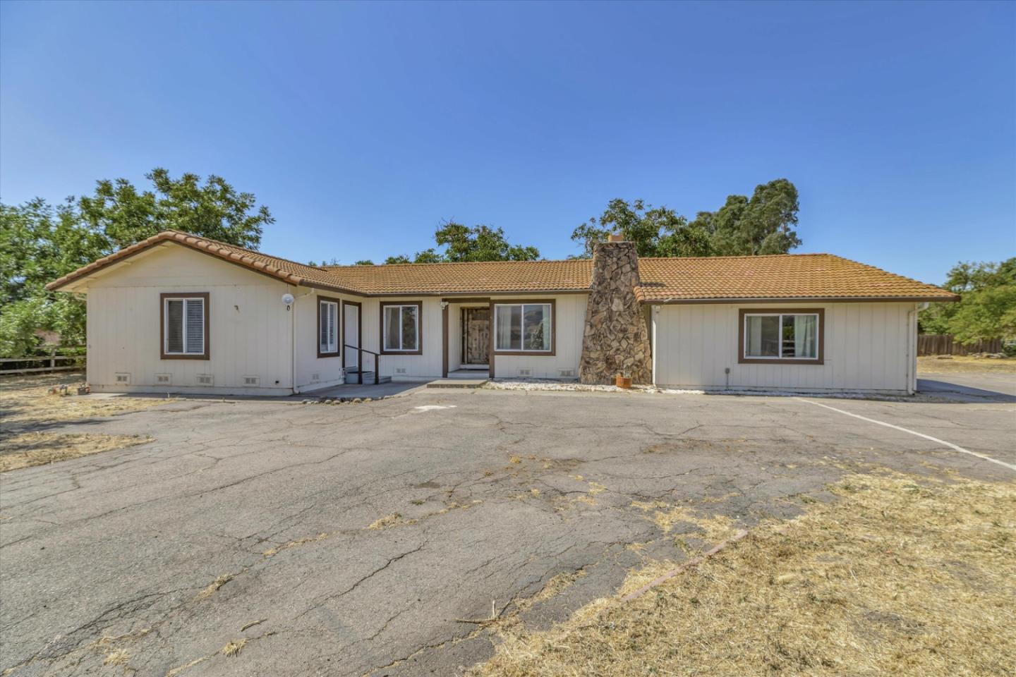 Detail Gallery Image 7 of 92 For 8415 Marcella Ave, Gilroy,  CA 95020 - 4 Beds | 3 Baths