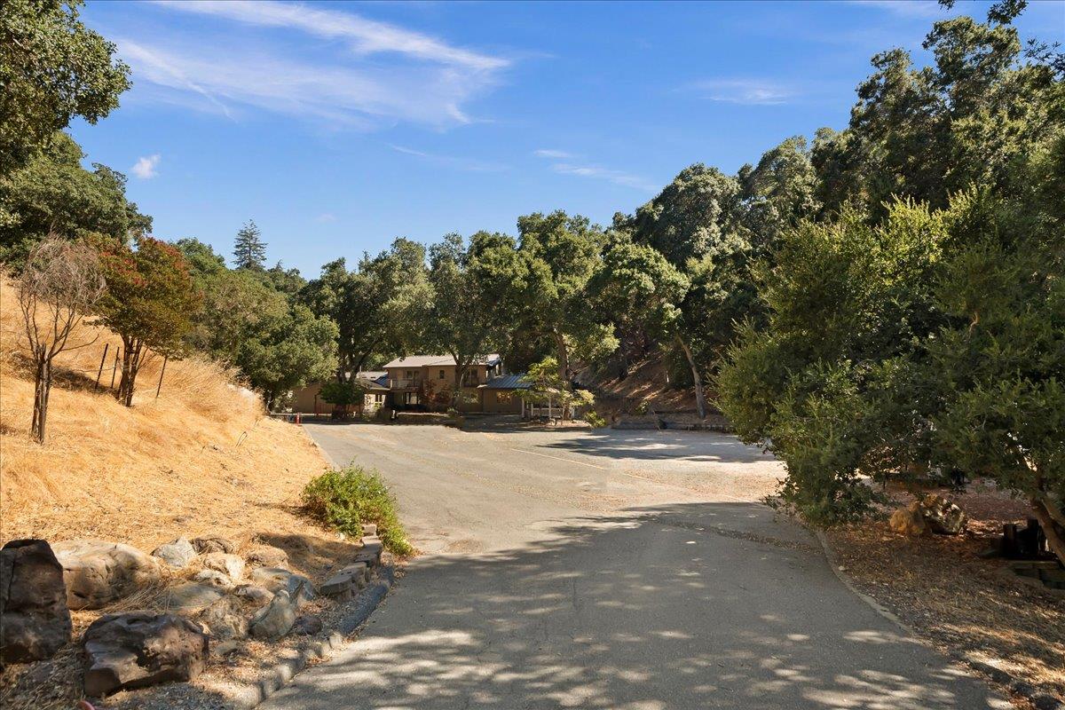 Detail Gallery Image 6 of 85 For 17020 Los Cerritos, Los Gatos,  CA 95030 - 5 Beds | 4/1 Baths
