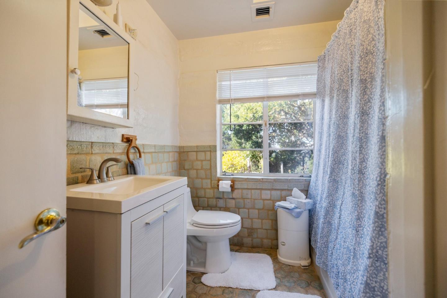 Detail Gallery Image 11 of 24 For 15975 Shannon Rd, Los Gatos,  CA 95032 - 4 Beds | 2 Baths