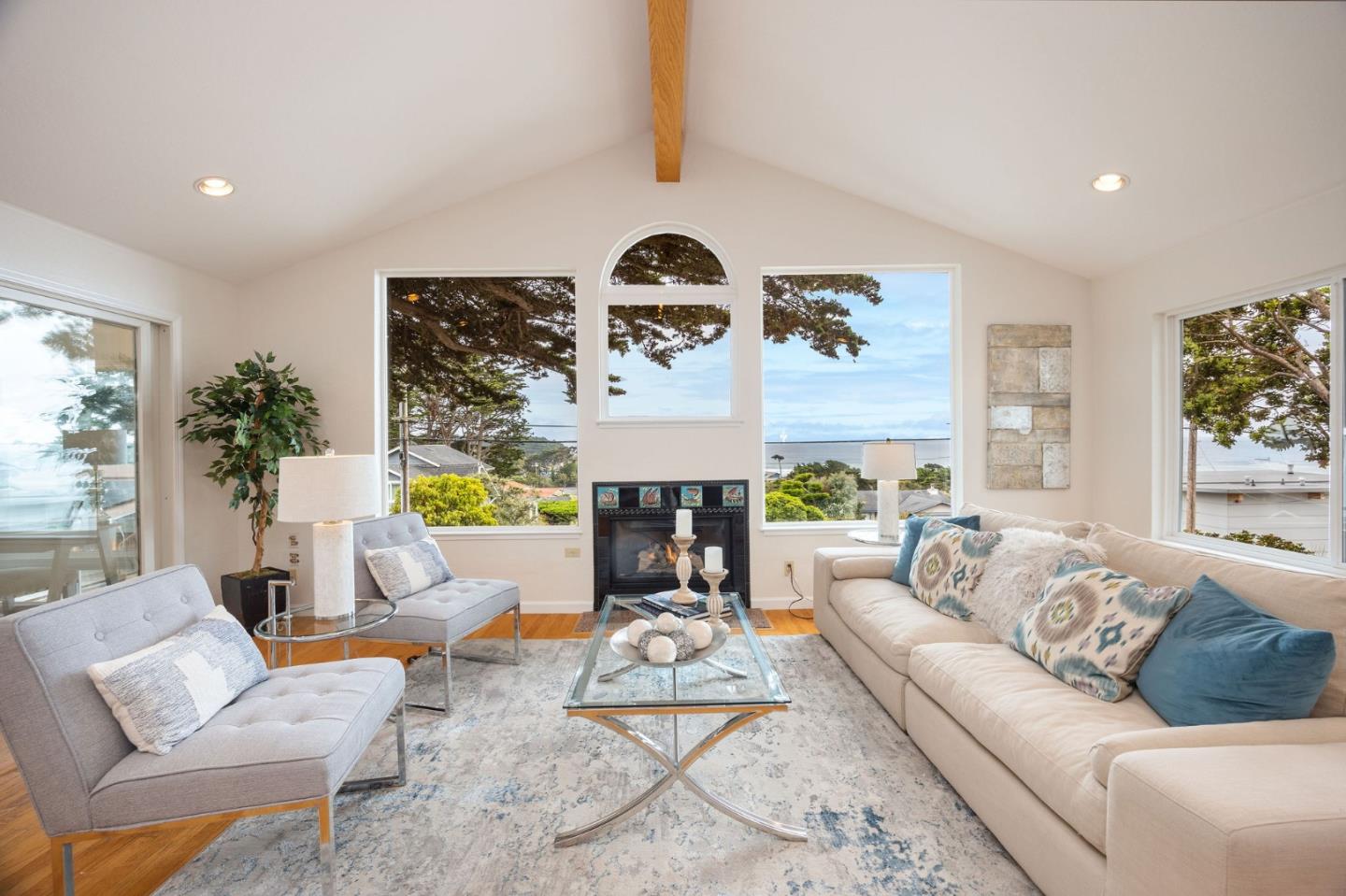 Detail Gallery Image 1 of 1 For 687 Stetson St, Moss Beach,  CA 94038 - 3 Beds | 2 Baths