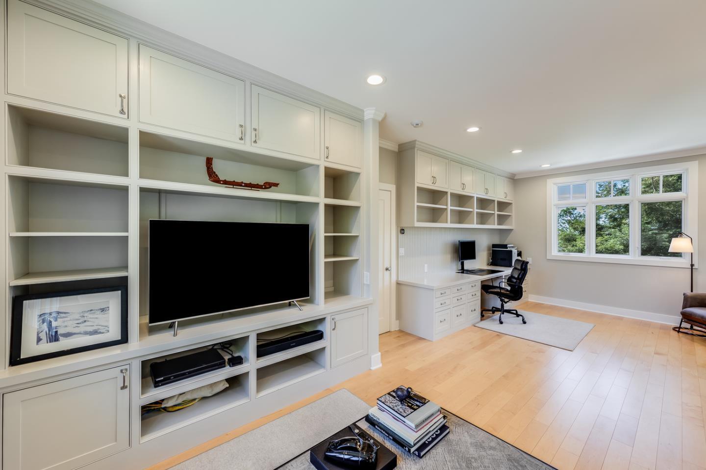 Detail Gallery Image 33 of 65 For 22 Starwood Dr, Woodside,  CA 94062 - 5 Beds | 4/1 Baths
