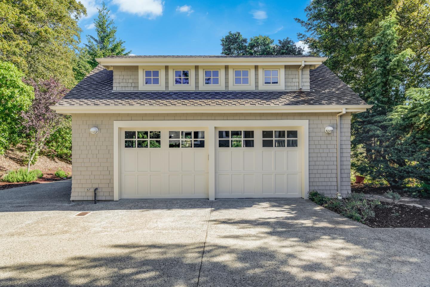 Detail Gallery Image 50 of 65 For 22 Starwood Dr, Woodside,  CA 94062 - 5 Beds | 4/1 Baths
