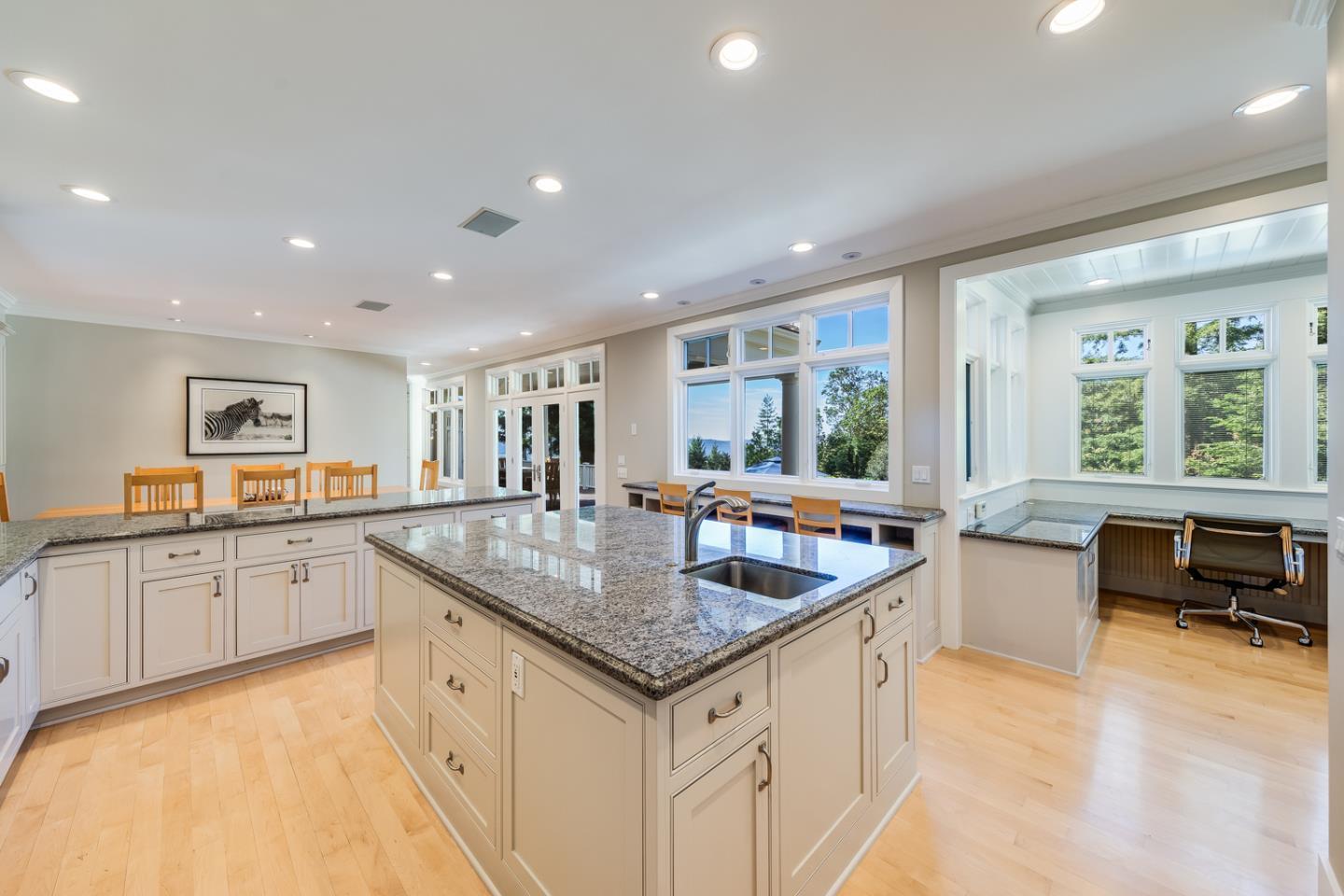 Detail Gallery Image 7 of 65 For 22 Starwood Dr, Woodside,  CA 94062 - 5 Beds | 4/1 Baths