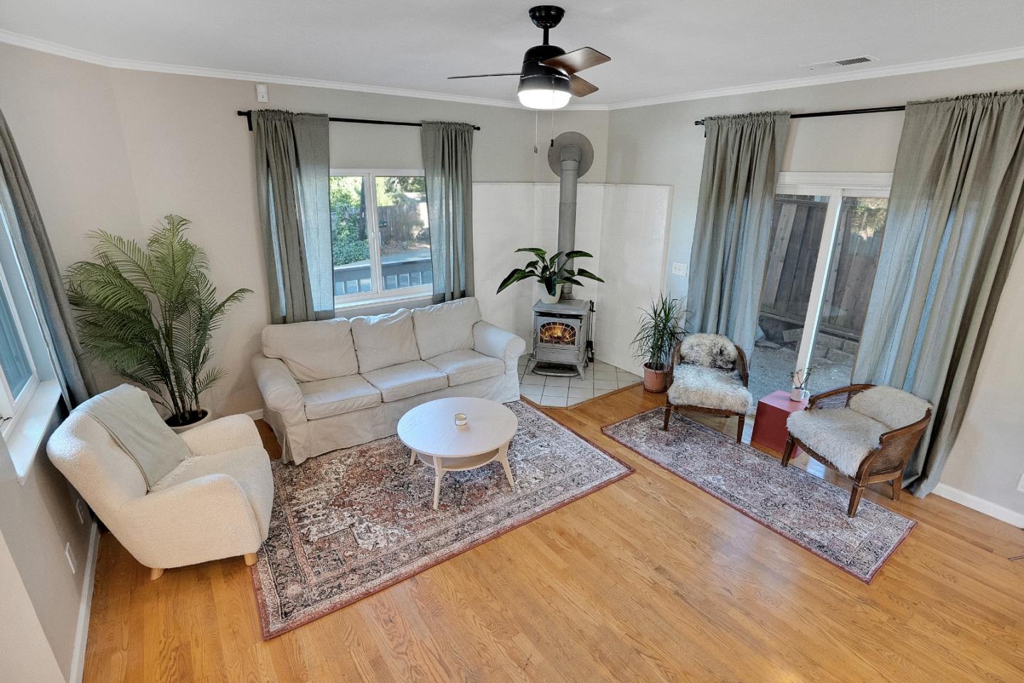 Detail Gallery Image 5 of 35 For 21507 Betty Ann Ct, Los Gatos,  CA 95033 - 3 Beds | 2/1 Baths