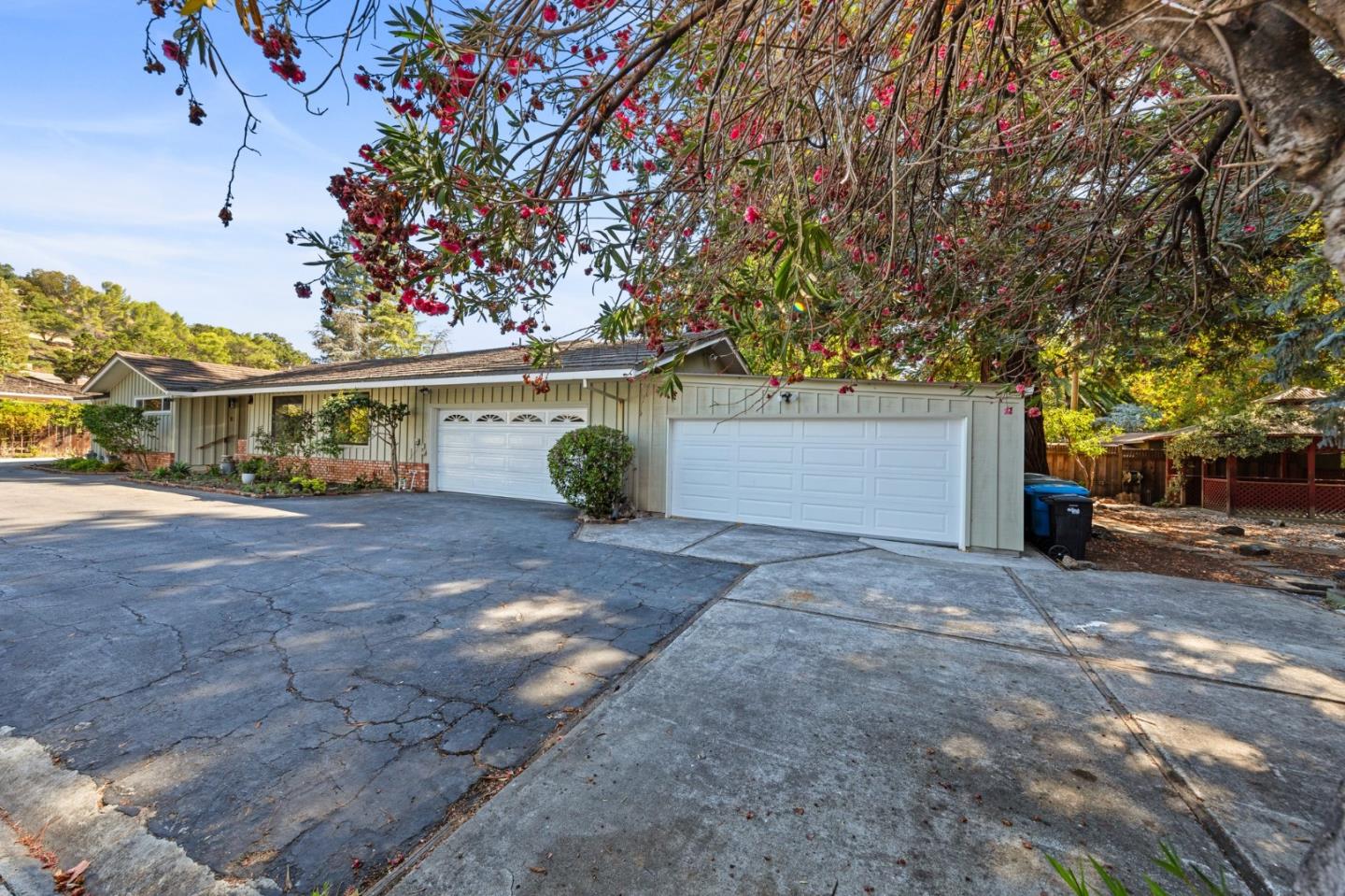 Detail Gallery Image 1 of 1 For 1550 Cordilleras Rd, Redwood City,  CA 94062 - 4 Beds | 2/1 Baths