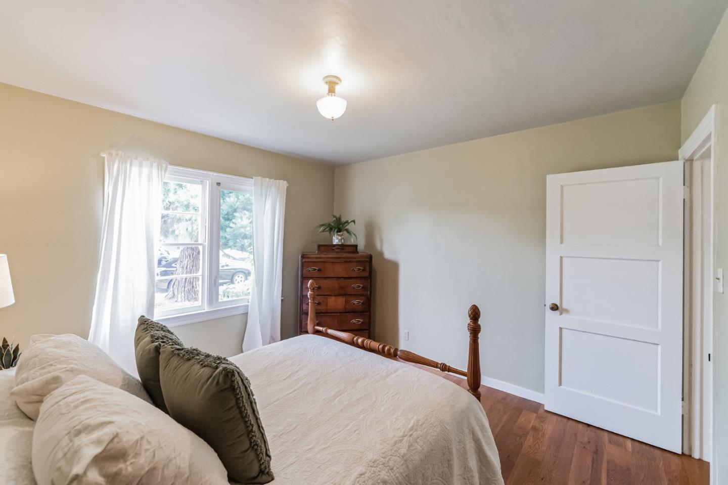 Detail Gallery Image 13 of 34 For 803-805 N Delaware St, San Mateo,  CA 94401 - 4 Beds | 2 Baths