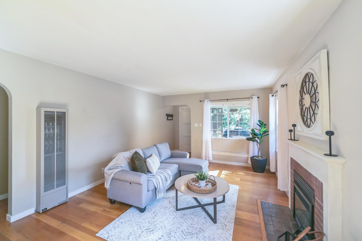 Detail Gallery Image 7 of 34 For 803-805 N Delaware St, San Mateo,  CA 94401 - 4 Beds | 2 Baths