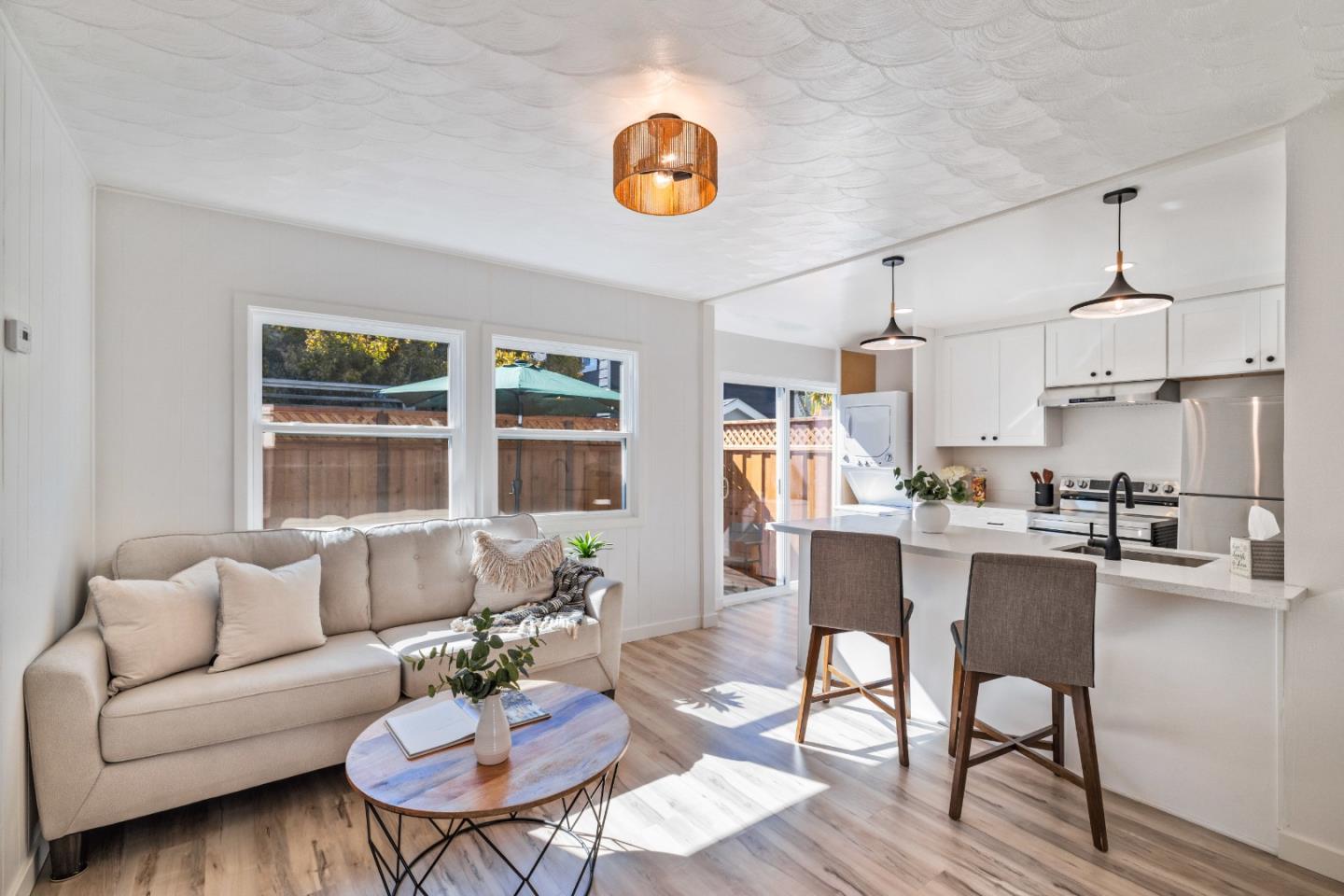 Detail Gallery Image 5 of 74 For 3707 Moana Way, Santa Cruz,  CA 95062 - 4 Beds | 2 Baths