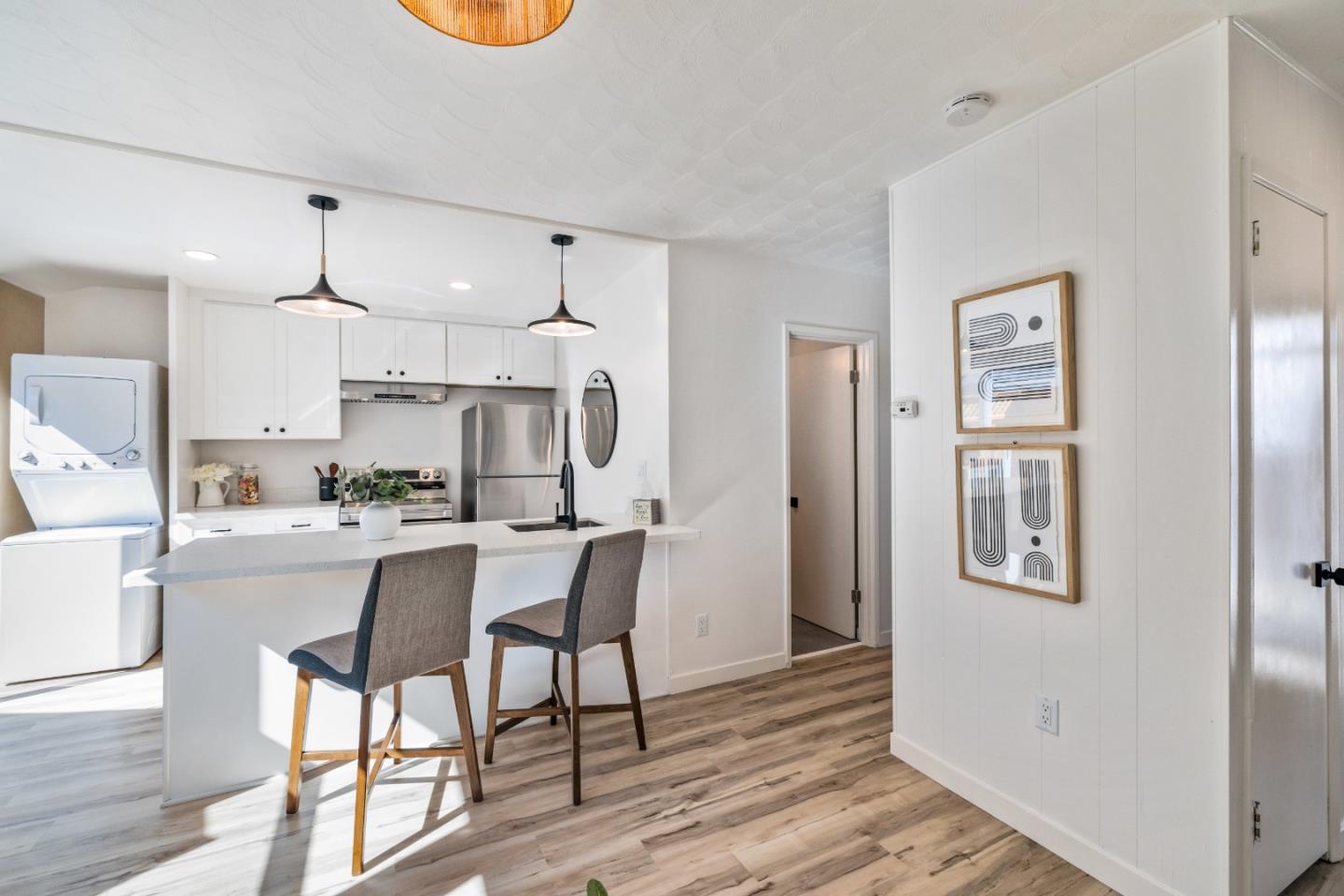 Detail Gallery Image 8 of 74 For 3707 Moana Way, Santa Cruz,  CA 95062 - 4 Beds | 2 Baths