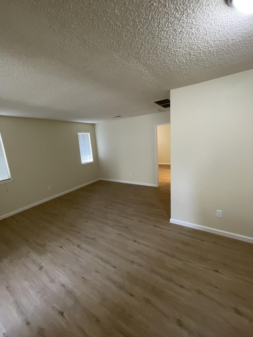 Detail Gallery Image 5 of 13 For 1857 Cherokee Dr #1,  Salinas,  CA 93906 - 1 Beds | 1 Baths