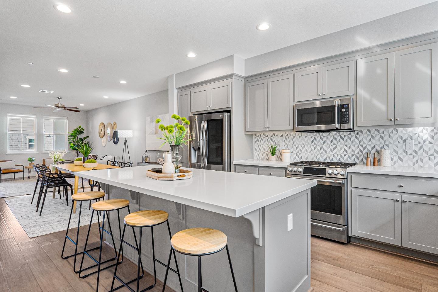 Detail Gallery Image 5 of 38 For 513 Sardinia Ter, Sunnyvale,  CA 94089 - 3 Beds | 3/1 Baths