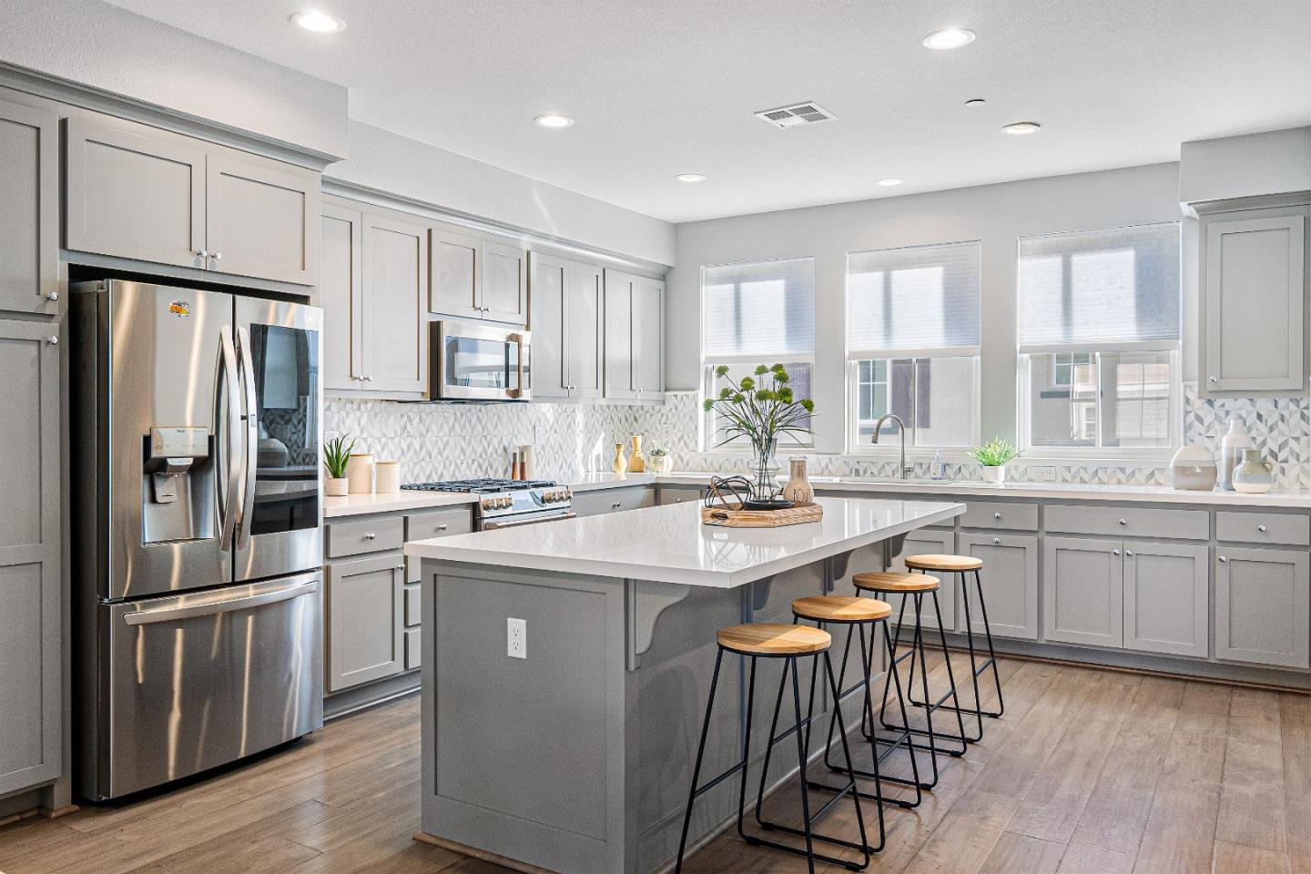 Detail Gallery Image 6 of 38 For 513 Sardinia Ter, Sunnyvale,  CA 94089 - 3 Beds | 3/1 Baths