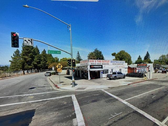 Photo of 559 S Bascom Ave in San Jose, CA