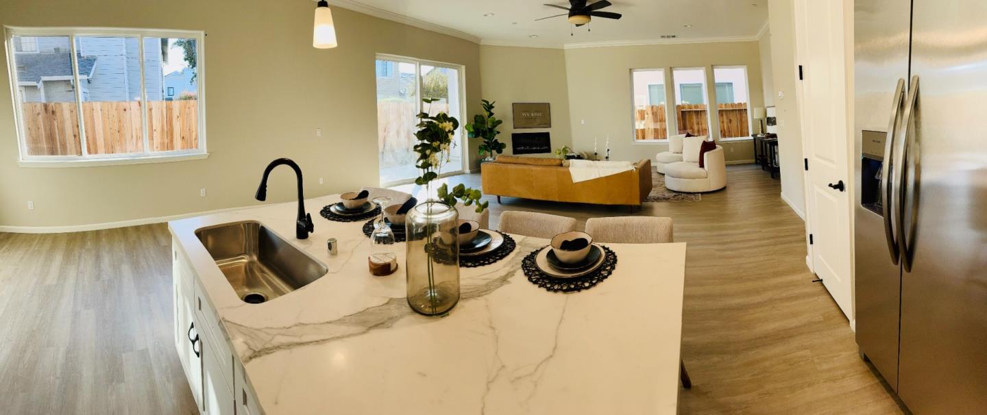 Photo of 107 Bundeson Cir in Hollister, CA