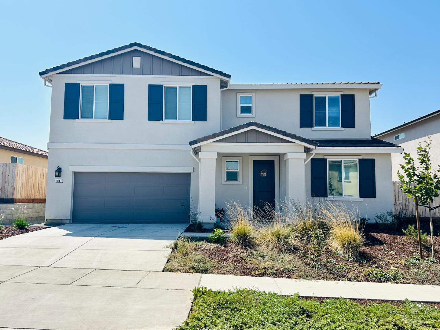 Photo of 2041 Rosewood Dr in Hollister, CA