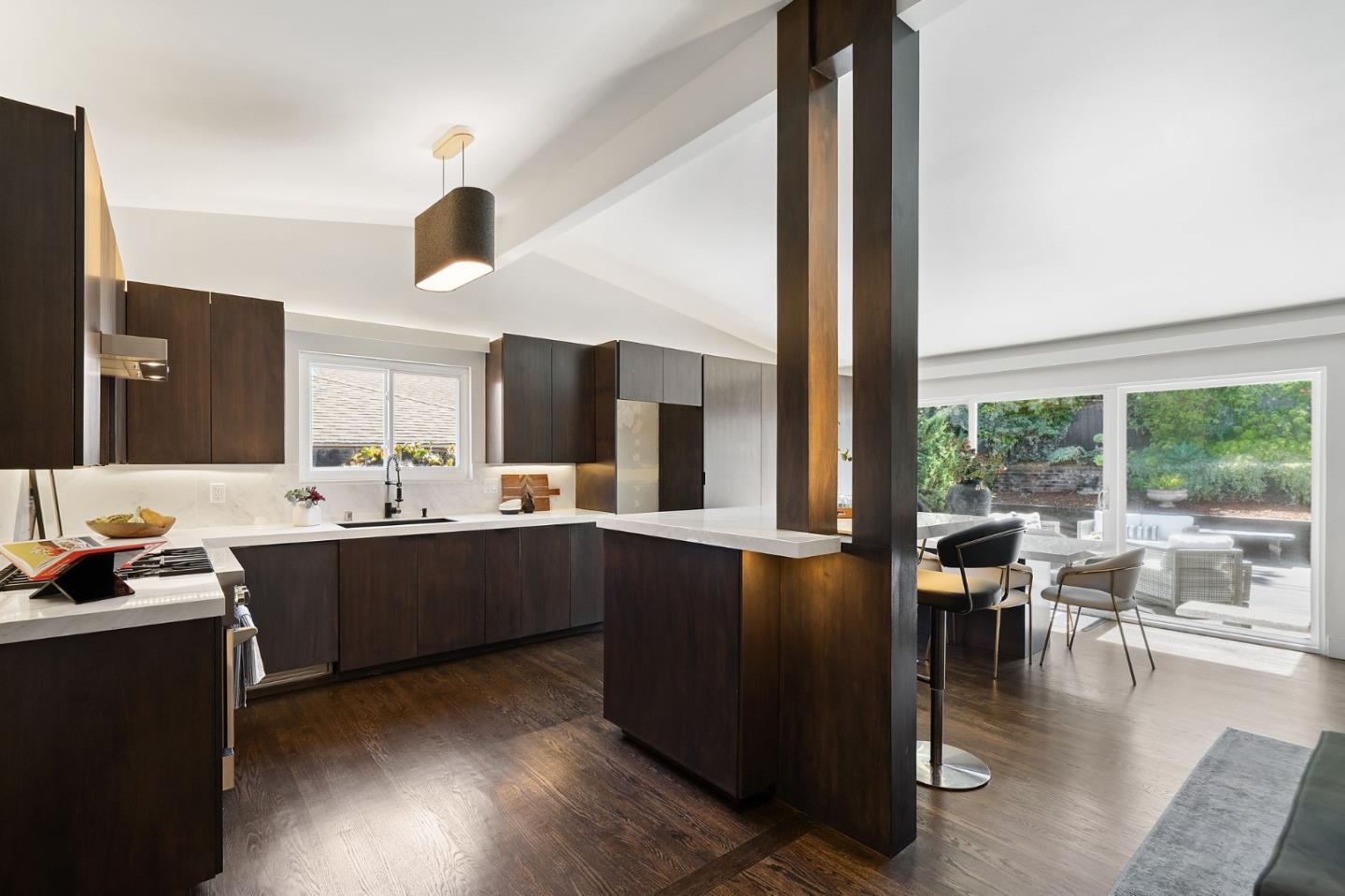 Detail Gallery Image 10 of 47 For 3301 Geoffrey Dr, San Bruno,  CA 94066 - 2 Beds | 2 Baths
