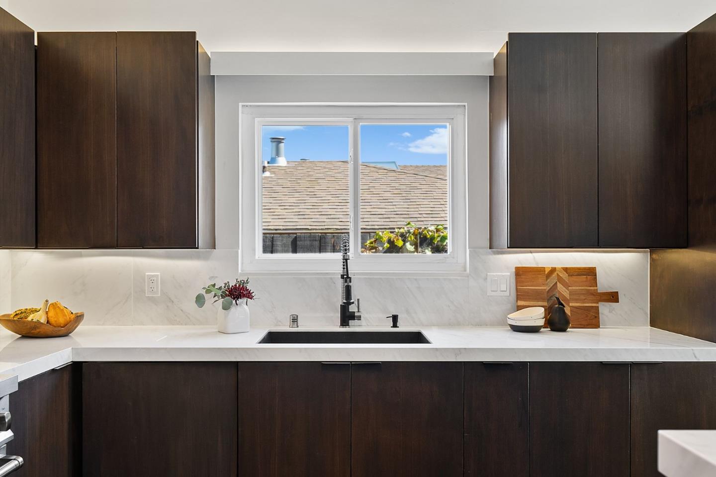 Detail Gallery Image 13 of 47 For 3301 Geoffrey Dr, San Bruno,  CA 94066 - 2 Beds | 2 Baths