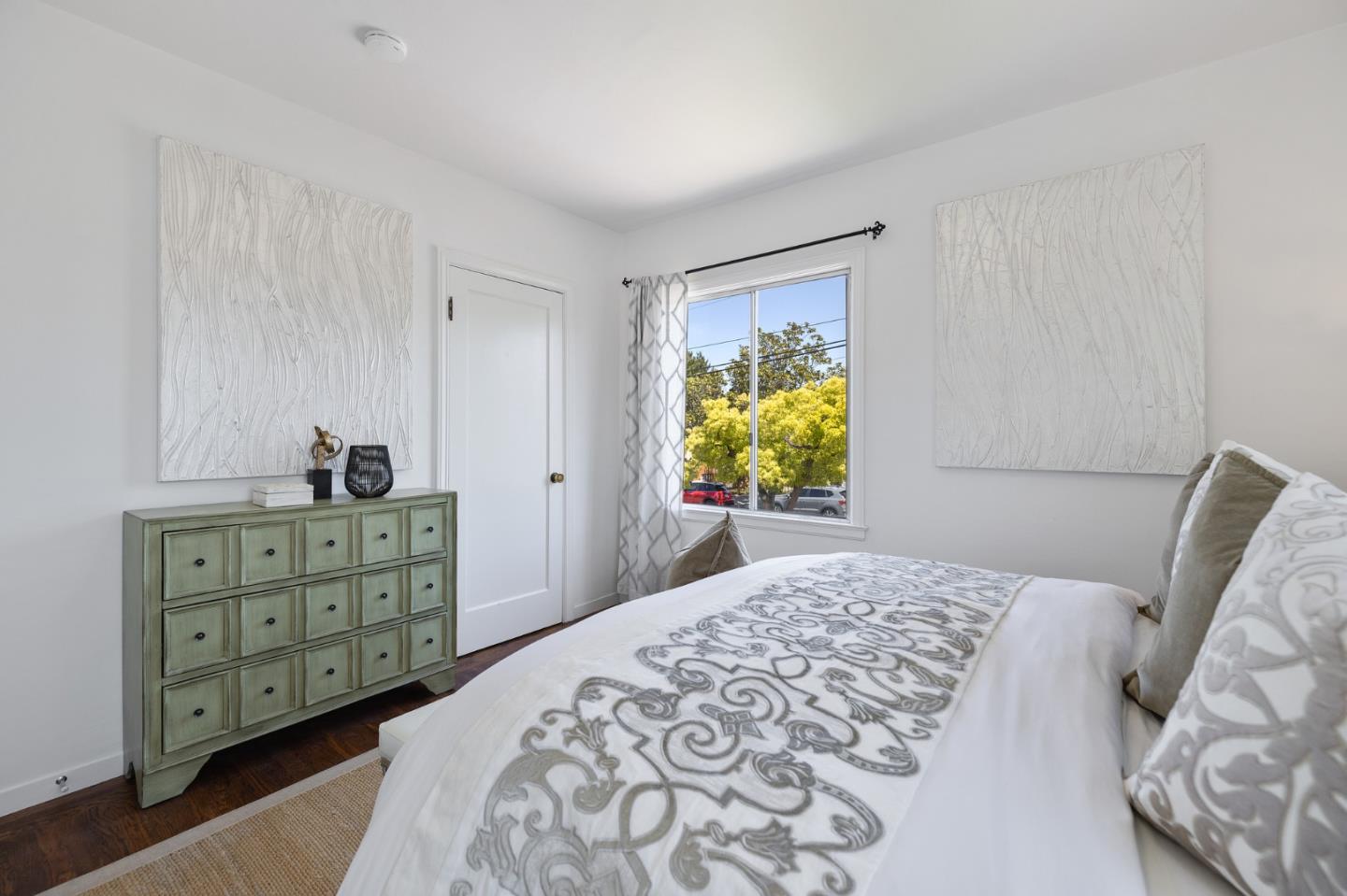Detail Gallery Image 18 of 26 For 1065 10th Ave, Redwood City,  CA 94063 - 2 Beds | 2 Baths