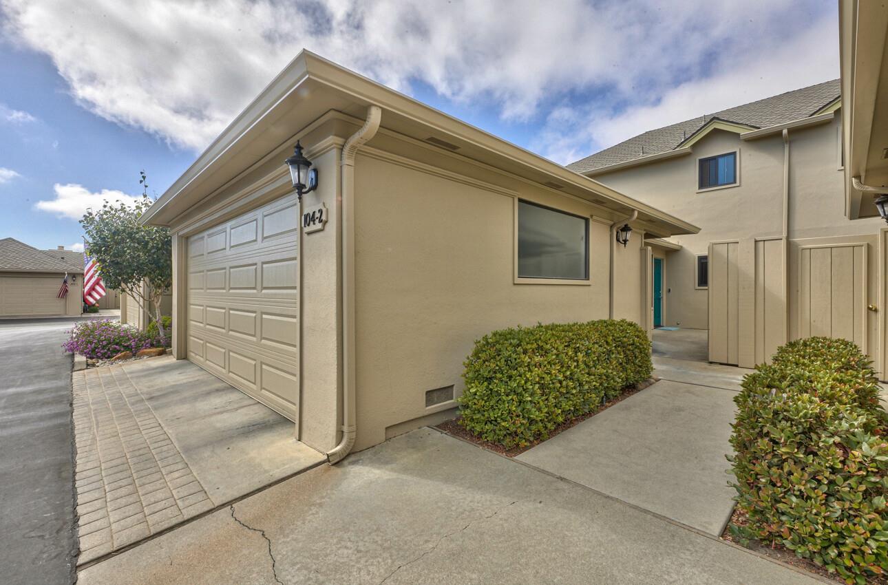 Detail Gallery Image 1 of 1 For 104 Nissen Rd #2,  Salinas,  CA 93901 - 3 Beds | 2 Baths